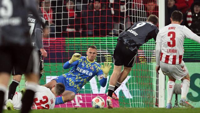 Fußball-Bundesliga: Frankfurt dreht Spiel und siegt erstmals seit 2017 in Köln