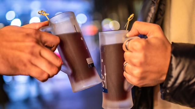 Weihnachtsmärkte: Weinkellereien rechnen mit etwas höheren Glühweinpreisen