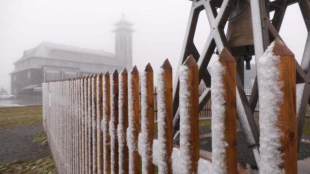 Wetter: Wintereinbruch im November - am Montagfrüh Schneeglätte
