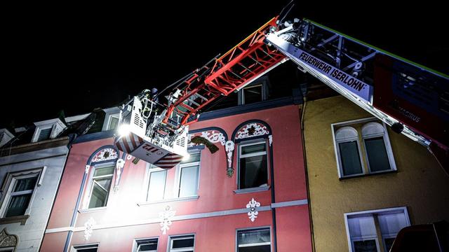 Iserlohn: Drei Menschen aus brennendem Haus gerettet