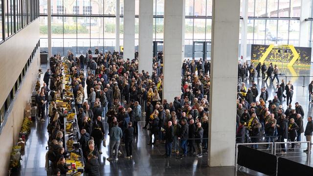 Fußball-Bundesliga: Technische Probleme: BVB-Versammlung startet verspätet