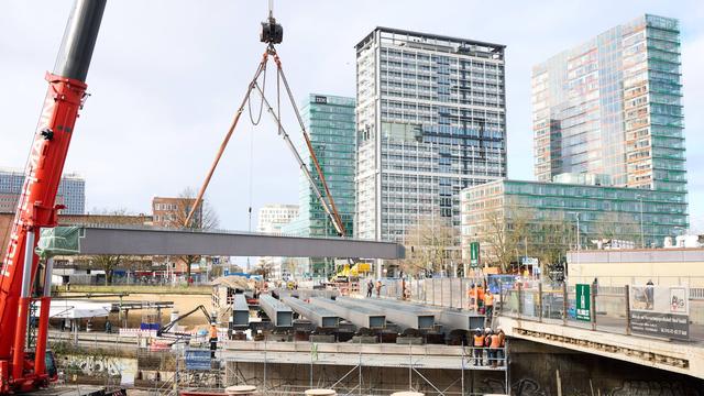Brückenneubau: Erster Teil der Berlinertordammbrücke fertiggestellt