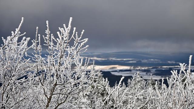 Wetter: Glättegefahr und Schnee in Sachsen