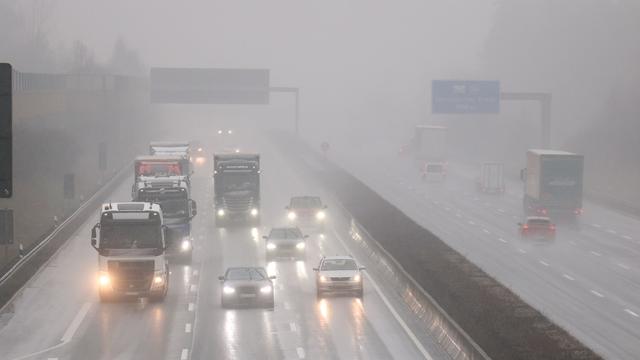 Verkehr: Kein Verkehrschaos trotz Schneefalls und Regens in Sachsen