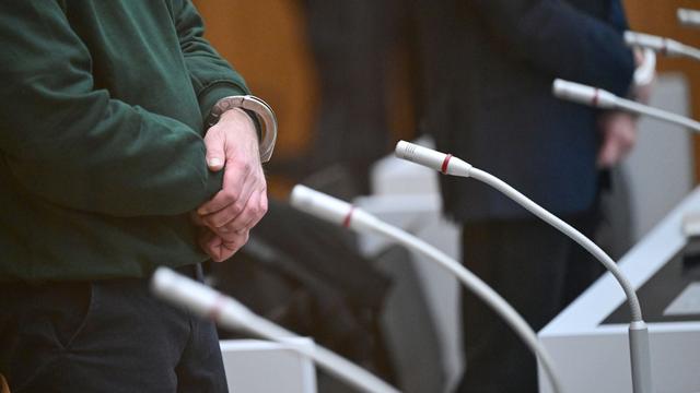 Extremismus: Terrorzelle "Gruppe S." - Mutmaßliche Helferin vor Gericht