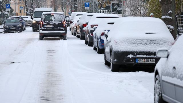 Glatte Straßen: Schnee und Eis: Unfälle und Verletzte in MV