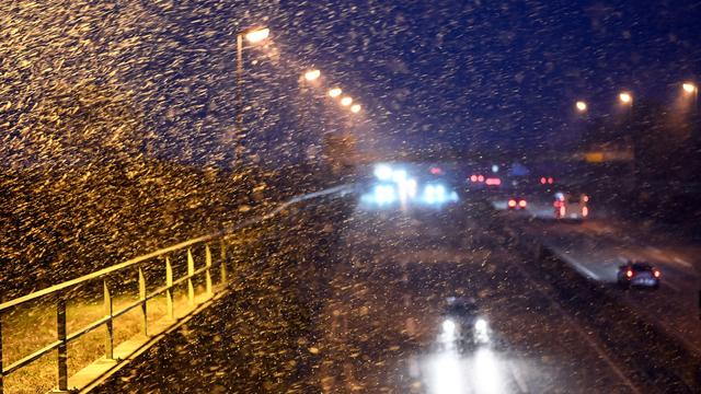 Erster Schnee: Wintereinbruch sorgt in Niedersachsen für zahlreiche Unfälle
