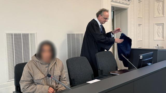 Prozess um Selbstanzündung: Feuerball in Straßenbahn - Haftstrafe für Täter?