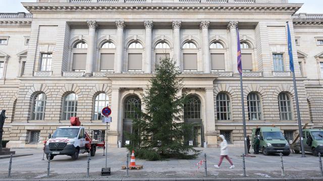 Nach Panne: Neuer Weihnachtsbaum für Abgeordnetenhaus