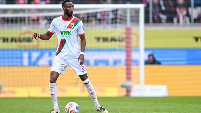 Fußball-Bundesliga: Augsburg verlängert vorzeitig mit Chrislain Matsima