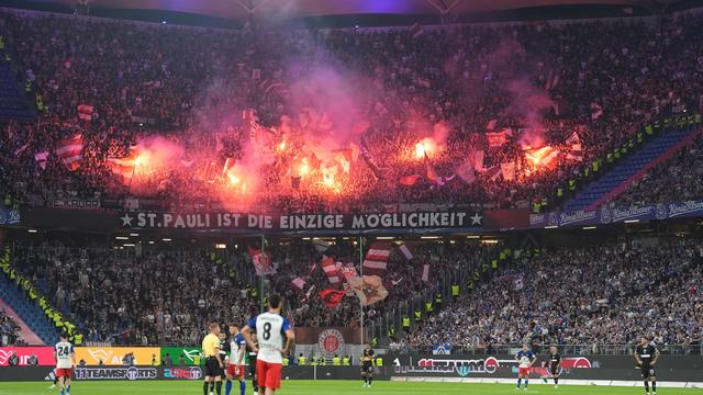 Fußball-Bundesliga: Derby-Pyro: DFB verurteilt St. Pauli zu 125.000 Euro Strafe