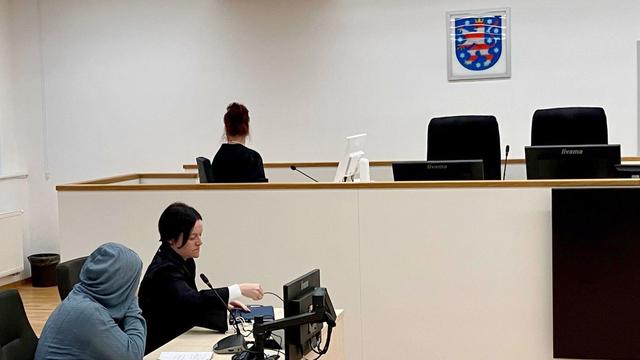 Toter Säugling: Kind stirbt nach Geburt in Wanne - Mutter weint vor Gericht