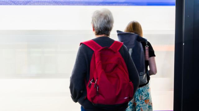 Arbeiten im Alter: Studie: Sieben Prozent der ab 66-Jährigen arbeiten weiter