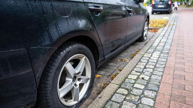 Aktionen gegen Autos: Umweltaktivisten schlagen zu: 40 Autos mit platten Reifen