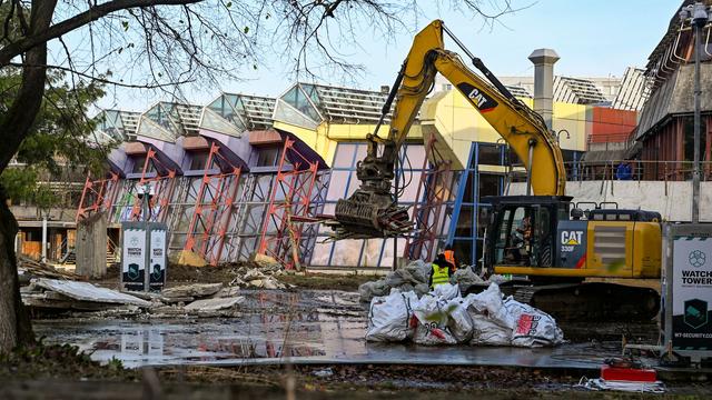 Stadtentwicklung: Baggerarbeiten am früheren Erlebnisbad SEZ haben begonnen