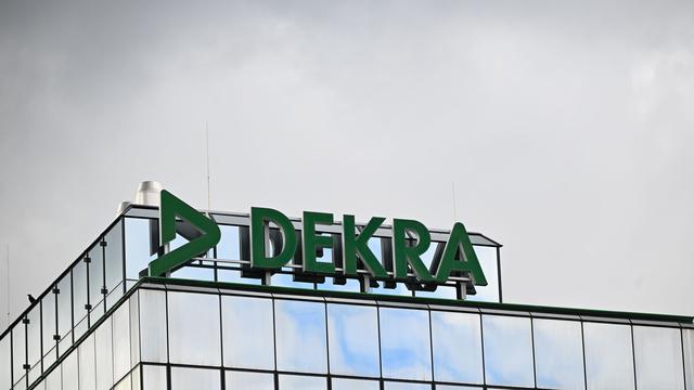 Service rund ums Auto: Dekra sieht sich trotz Wirtschaftsflaute auf Kurs