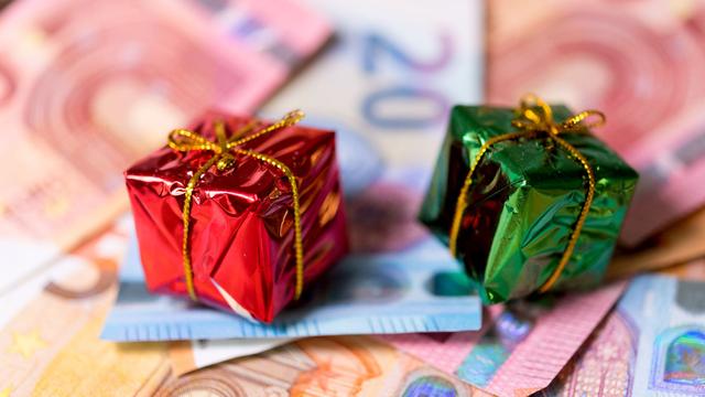 Weihnachtsgeld: DGB: Viele Beschäftigte gehen beim Weihnachtsgeld leer aus