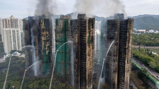 Hochhäuser in Flammen: Mindestens 44 Tote: Hongkong trauert um Großbrand-Opfer