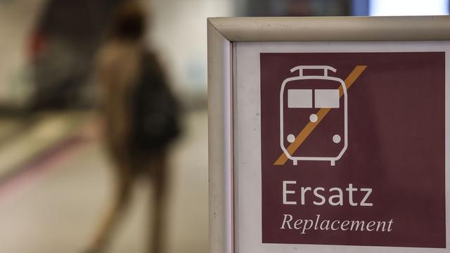 Zugverkehr: Adventsbeginn mit Ersatzbussen – Bauarbeiten legen Bahn lahm