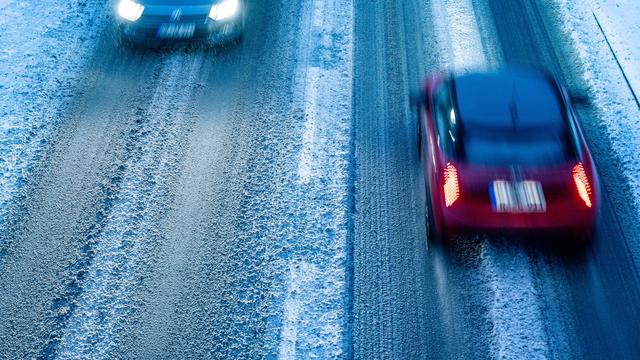 Wetter: Auf glatten Straßen Richtung Wochenende