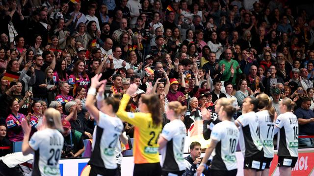 Frauen-WM: Handball-Frauen klarer Favorit im WM-Duell mit Uruguay