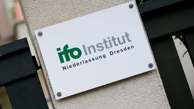 Konjunktur: Ifo Institut: Stimmung in ostdeutscher Wirtschaft verbessert