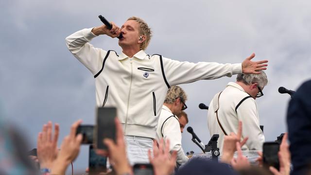 Kulturhauptstadt Europas: Kraftklub-Sänger wünscht sich klarerer Kante gegen Rechts