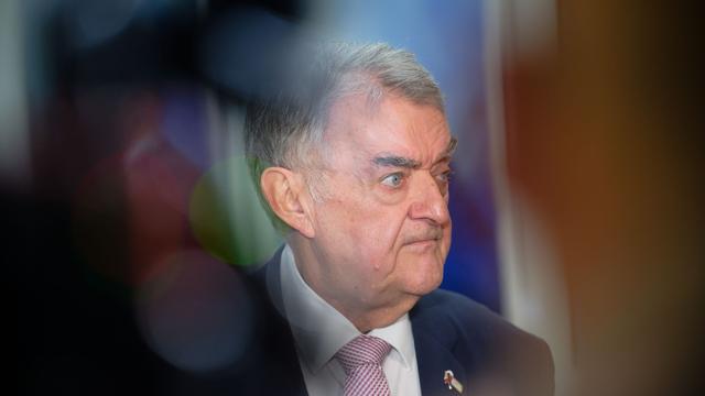 Von Polizeikugel getroffen: Landesregierung informiert über Polizeischuss auf Mädchen