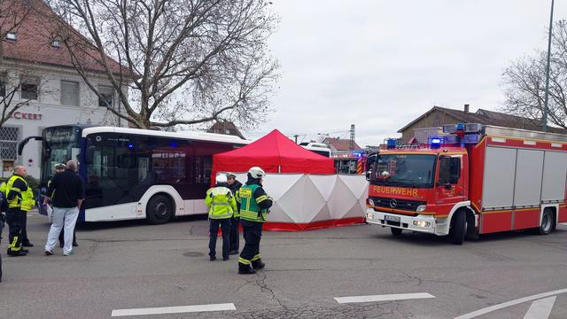 Asperg: Nach tödlichem Unfall: Gaffer schlägt Passant