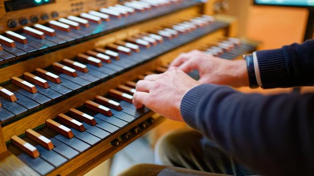 Musik in der Adventszeit 2025: Nachwuchsmangel bei Kirchenmusikern im Norden