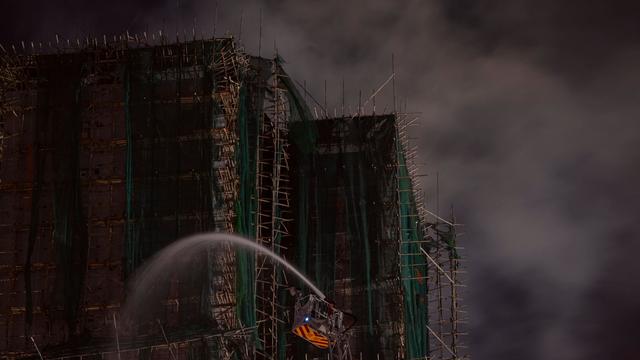 Brände: Opferzahl nach Hochhaus-Brand in Hongkong steigt auf 83