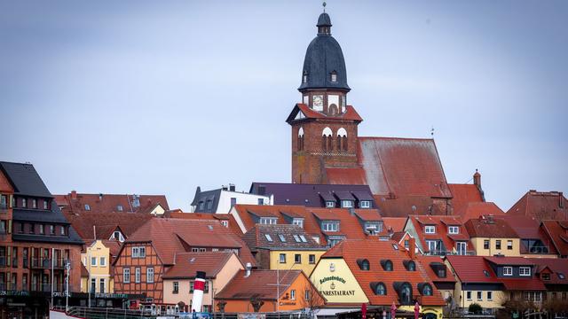 Marode Brücke: Risse entdeckt - wichtige Brücke in Waren gesperrt