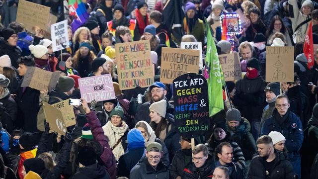 Proteste: Blockierte Straßen bei Protesten gegen AfD-Jugend in Gießen
