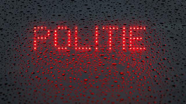 Nach Schalke-Spiel: Frau angefahren - Unfallflucht endet in den Niederlanden