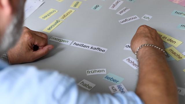 Lesen und Schreiben: Gelder für Alphabetisierungs-Angebote in Gefahr