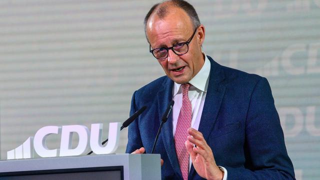 Automobilbranche: Merz: Werden an sturem Verbrennerverbot nicht festhalten