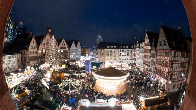 Sicherheitskonzept: Polizei: Nur wenige Delikte auf Frankfurter Weihnachtsmarkt
