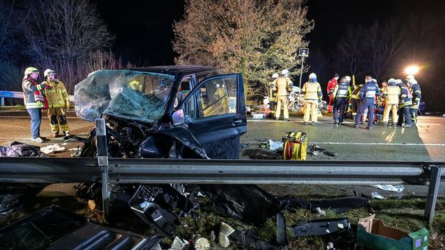 Bei Olpe: Beifahrer stirbt bei schwerem Autounfall