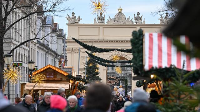 Umfrage: Einzelhandel mit Weihnachtsgeschäft bisher nicht zufrieden