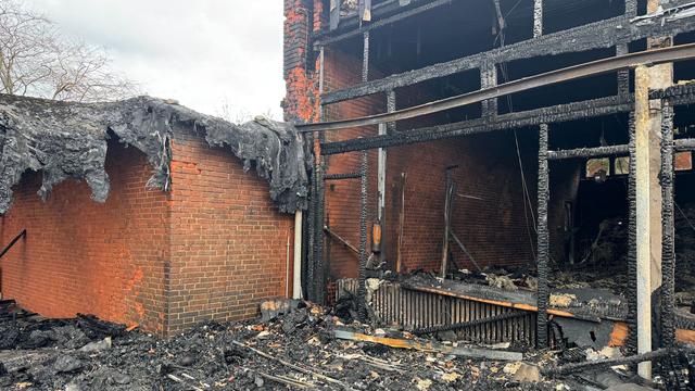 Feuerwehr: Großbrand an Grundschule in Hannover unter Kontrolle