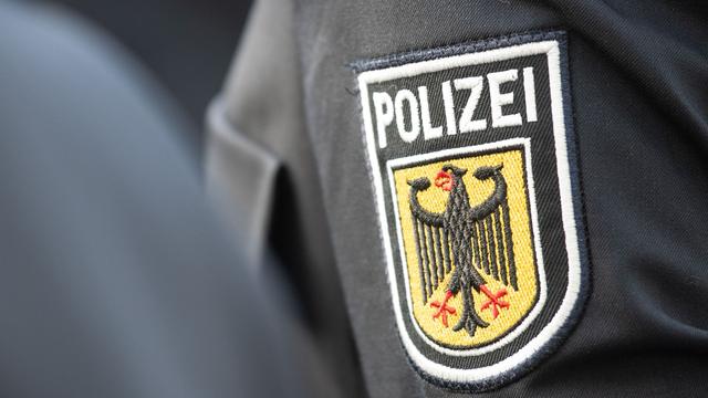 Kriminalität: Mann hantiert im Zug in Oldenburg mit einem Messer