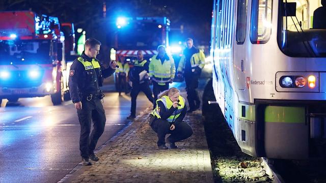 Unfall in Hannover: Mann von Straßenbahn erfasst und verletzt - Hergang unklar