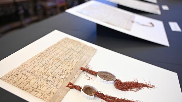 Regierungskonsultationen: Deutschland gibt 73 historische Urkunden an Polen zurück