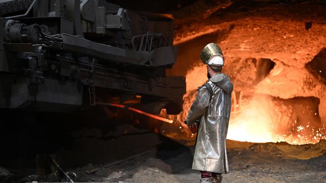 Stahlproduktion: Thyssenkrupp-Stahlsparte bringt harte Sanierung auf den Weg