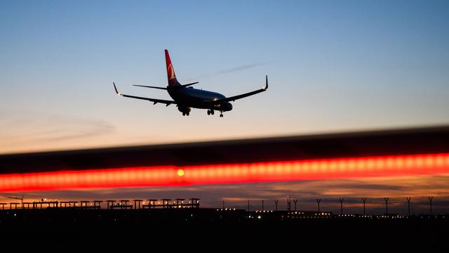 Bundesaufnahmeprogramm: Bundesregierung holt 192 Afghanen per Charterflug