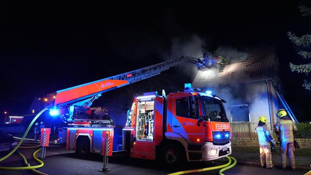 Berlin: Ermittlungen zu Brand mit totem Jungen dauern an