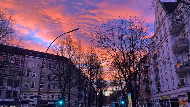 Wetter: Feuerroter Himmel im Norden - aber ab jetzt wird es nass