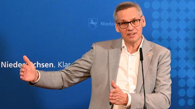 Gewerkschaft: Kündigungen statt Wunschzettel? IG Metall bangt um Industrie