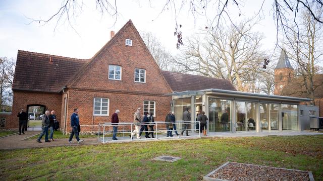 Ehemaliges KZ: Mehr Raum für Erinnerung: Gedenkstätte Wöbbelin erweitert