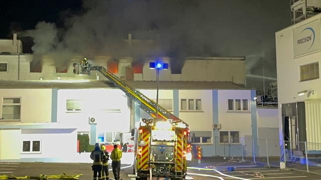 Brände: Millionenschaden bei Großbrand in Lagerkomplex